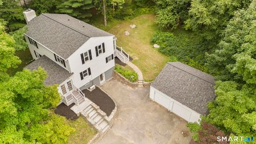 31 Jackson Dr, Trumbull, CT, 06611-1423 | Card Image