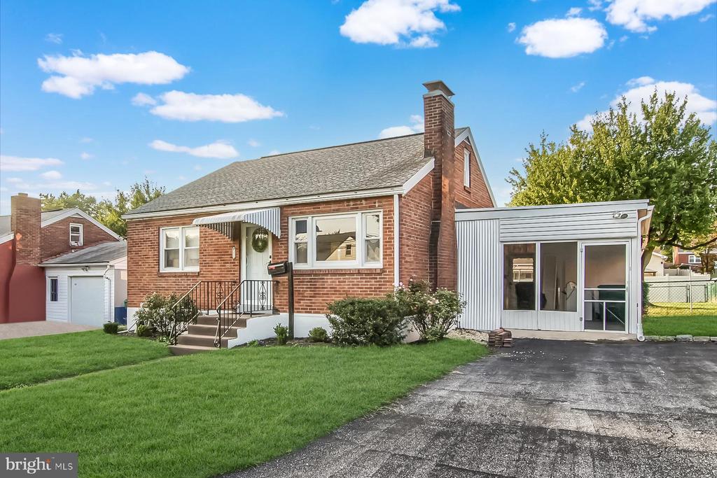 Locust Ln, Harrisburg, PA 17109