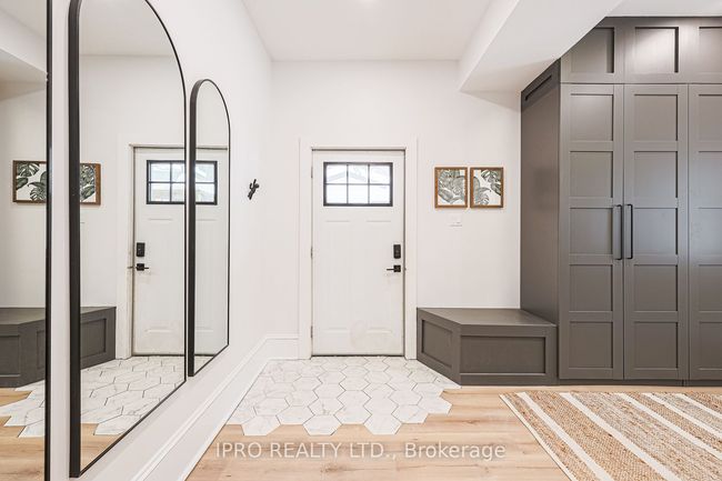 19051 Centre St, House other with 4 bedrooms, 2 bathrooms and 8 parking in Mount Albert ON | Image 10