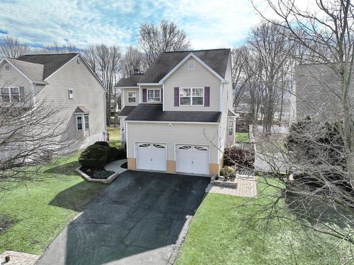20 Alexander Dr, Washingtonville, NY, 10992-1201 | Card Image