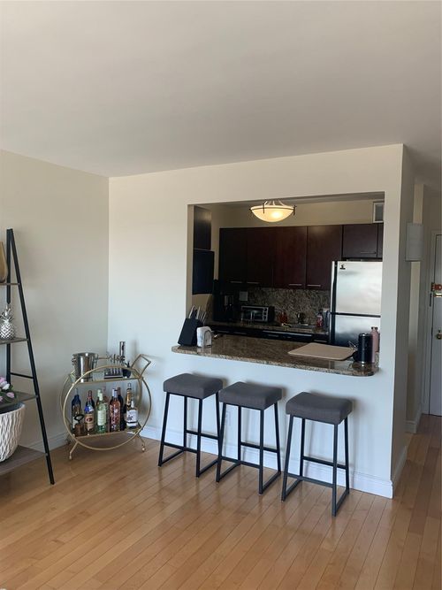 apt-14b-25 Shore Blvd, Astoria, NY, 11102-3967 | Card Image