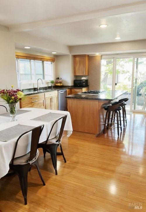 28 Elan Way, Napa, CA, 94559 | Card Image