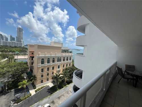 apt-1038-1717 N Bayshore Dr, Miami, FL, 33132-1149 | Card Image