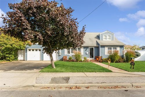 227 Sunset Ave, Island Park, NY, 11558-2209 | Card Image