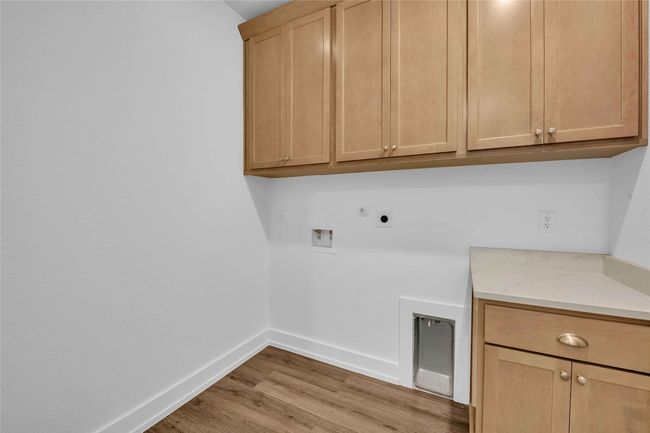 Please Note: These interior photos are not of the actual design, but are of a completed design with a similar floor plan. Finishes, features, and layouts may vary. | Image 17