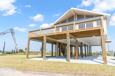 1304 N Tinkle Lane, House other with 3 bedrooms, 2 bathrooms and null parking in Crystal Beach TX | Image 2