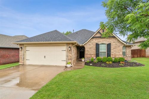 2340 Santa Monica St, Edmond, OK, 73034-8694 | Card Image