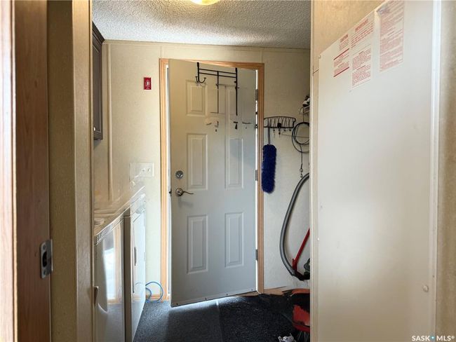 3 - 404 8 Th Ave E, House other with 3 bedrooms, 2 bathrooms and 2 parking in Watrous SK | Image 7