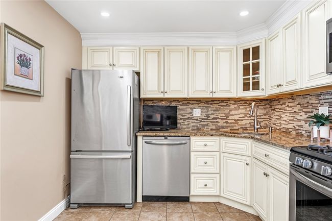 APT-405 - 200 Hoffman Ave, Condo with 2 bedrooms, 2 bathrooms and 2 parking in Cranston RI | Image 17