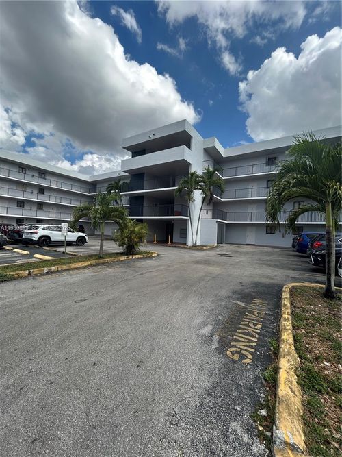 apt-305-5701 W 25th Ct, Hialeah, FL, 33016-4443 | Card Image