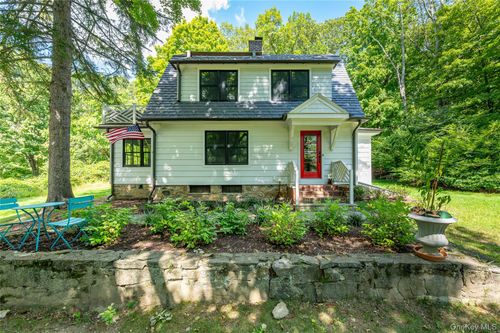 277 Stone Hill Rd, Pound Ridge, NY, 10576-1424 | Card Image
