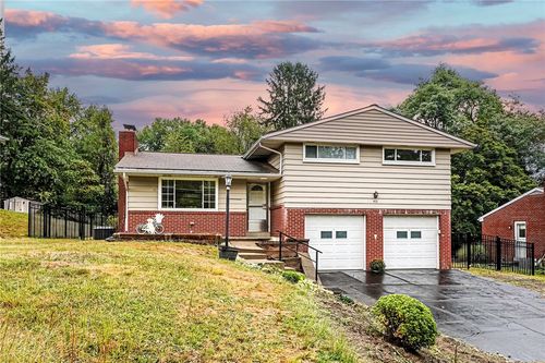 421 Sharon Rd, Coraopolis, PA, 15108-2620 | Card Image