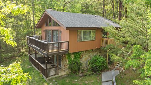 715 Upper Windsor Way, Gatlinburg, TN, 37738-6388 | Card Image