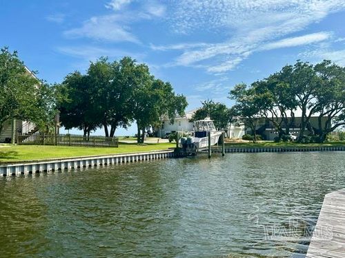 4731 Marina Dr, Gulf Breeze, FL, 32563-9236 | Card Image