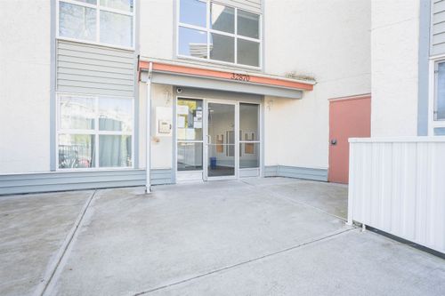 207 - 32870 George Ferguson Way, Condo with 3 bedrooms, 1 bathrooms and 1 parking in Abbotsford BC | Card Image