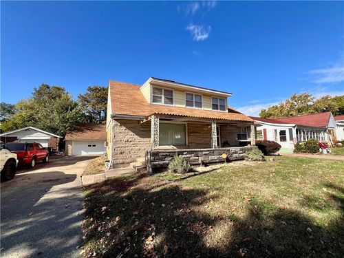 977 N Oakland Ave, Decatur, IL, 62522-1584 | Card Image