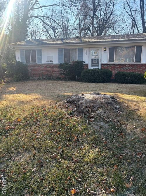 1920 Crown Point Dr, Saint Louis, MO, 63136-3244 | Card Image