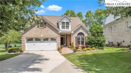 118 Bradford Ct, Jefferson, NC, 28640-8011 | Card Image
