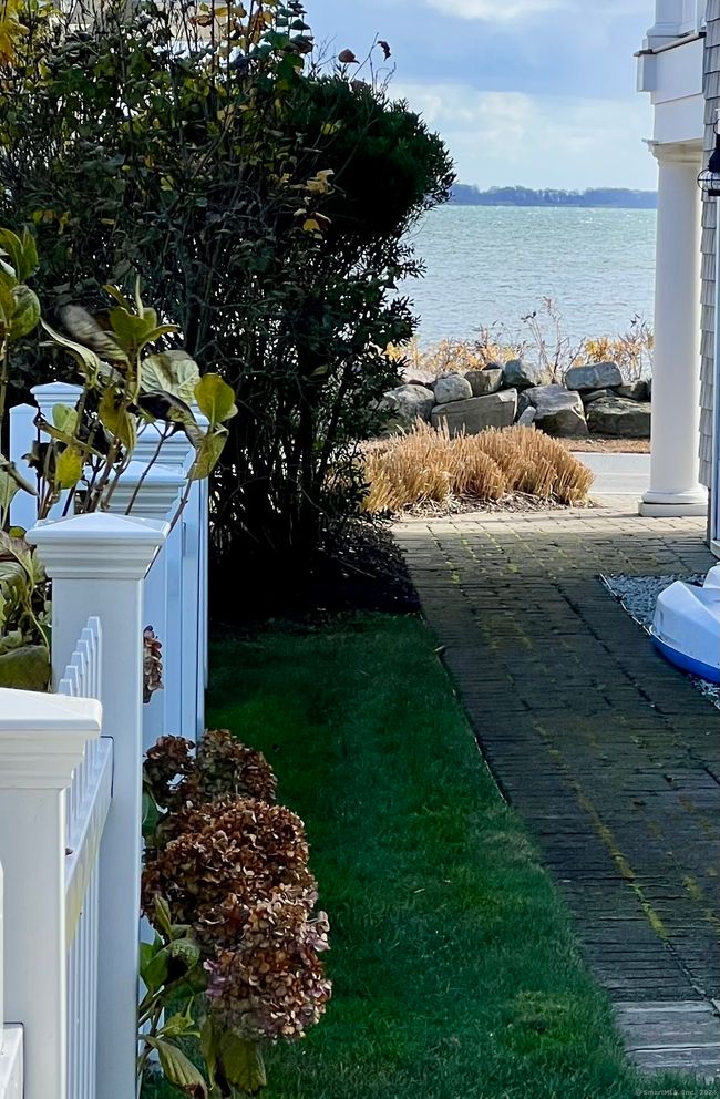Views of the water | Image 4