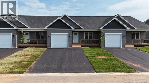 219 Rue Simone Gallant, House with 3 bedrooms, 2 bathrooms and null parking in Shediac NB | Card Image