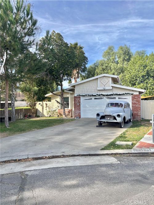 27635 Peridot Way, Castaic, CA, 91384-3112 | Card Image