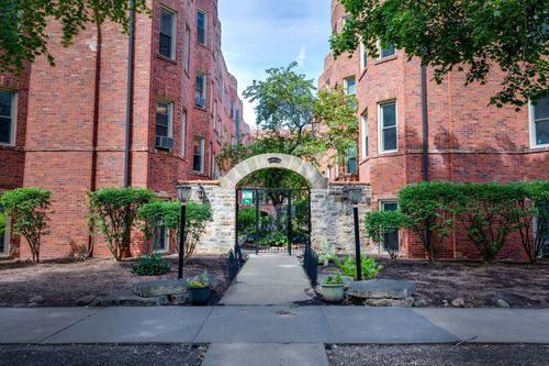 200-4124 Kedvale Ave, Chicago, IL, 60641-3188 | Card Image