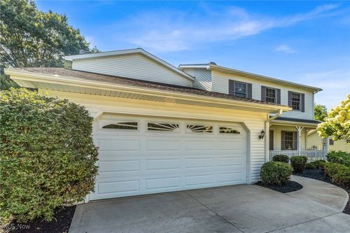 17651 Plum Creek Trl, Chagrin Falls, OH, 44023-5606 | Card Image