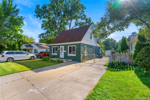 15910 Beech Daly Rd, Redford, MI, 48239-3819 | Card Image