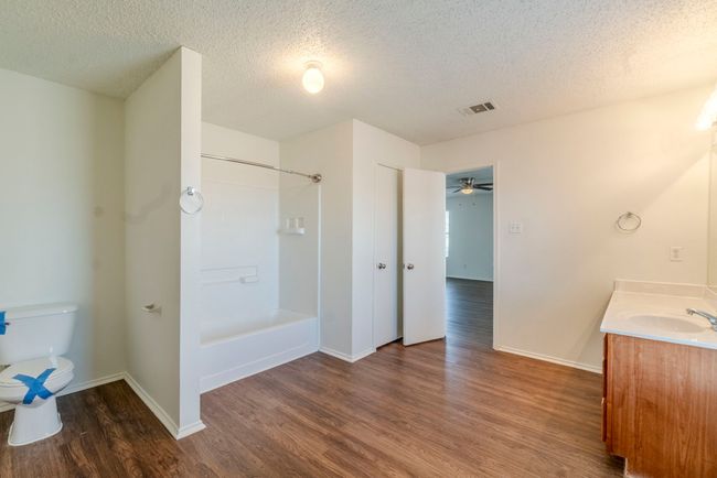 921 Rock Dove Cir, House other with 3 bedrooms, 3 bathrooms and null parking in Saginaw TX | Image 21
