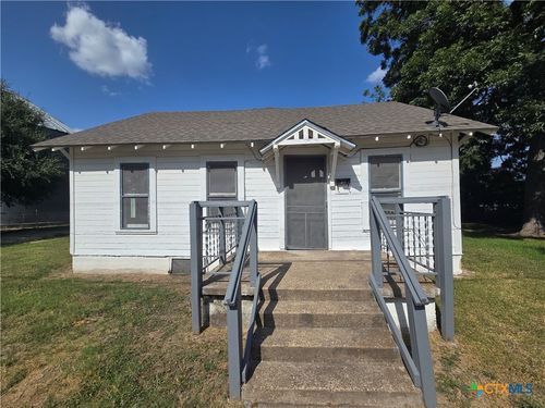320 Commerce St, Marlin, TX, 76661-3037 | Card Image
