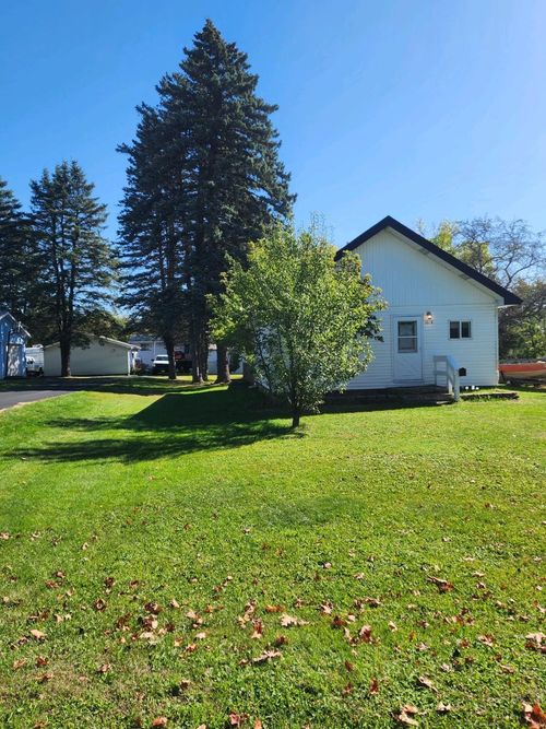 1012 28th St, Cloquet, MN, 55720-2810 | Card Image