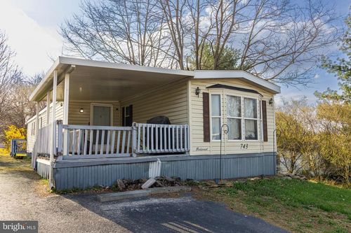 743 Shawna Ave, YORK, PA, 17402-8505 | Card Image