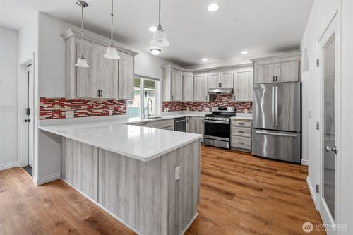 35718 59th Avenue Ct E, Eatonville, WA, 98328-8950 | Card Image
