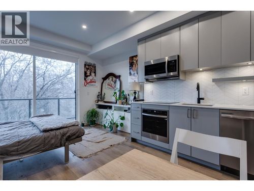 307-1274 Devonshire Ave, Kelowna, BC, V1Y0M7 | Card Image