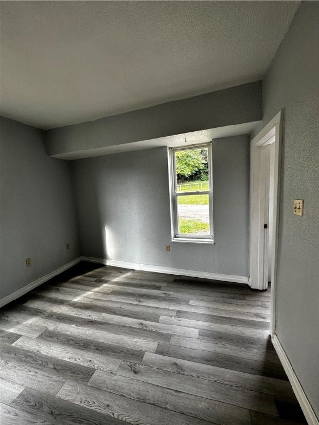 APT-5 - 548 Hansen Ave, Condo with 1 bedrooms, 1 bathrooms and 2 parking in Lyndora PA | Image 18