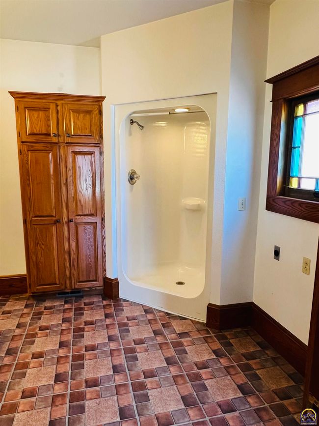 703 Pioneer St, House other with 4 bedrooms, 3 bathrooms and null parking in Seneca KS | Image 11