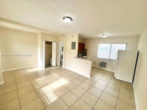 3b-686 Ne 85th St, Miami, FL, 33138-3580 | Card Image