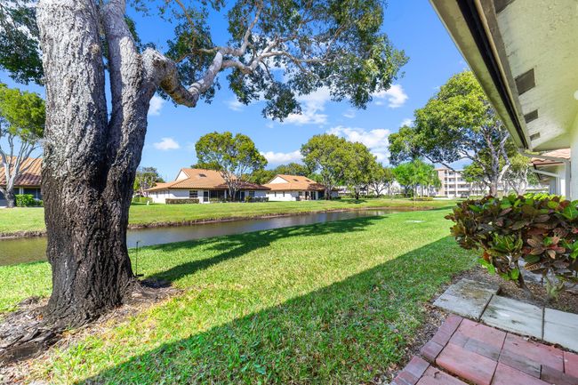 6438 Pointe Pleasant Cir, Condo with 2 bedrooms, 2 bathrooms and null parking in Delray Beach FL | Image 18