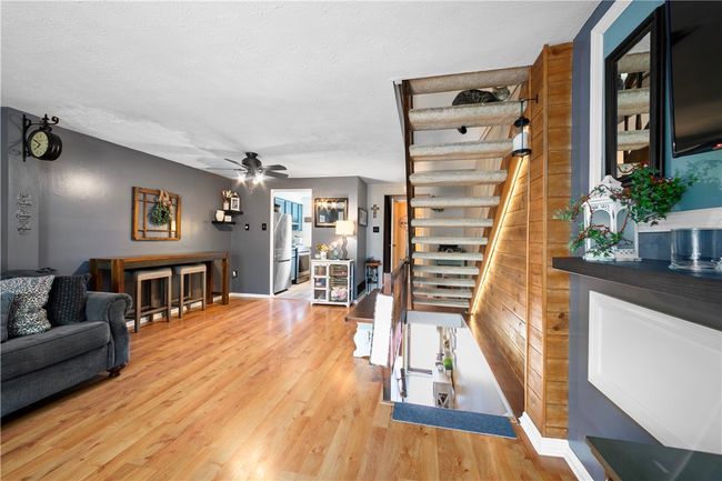 301 Holland Ct, Townhouse with 2 bedrooms, 2 bathrooms and 1 parking in Coraopolis PA | Image 9
