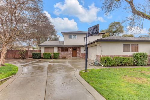 2417 E Howard Avenue E, Visalia, CA, 93292 | Card Image