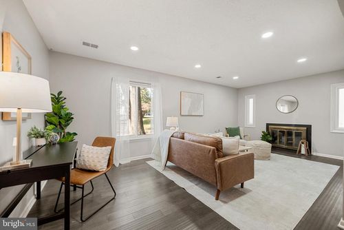 68-2549 Fox Ridge Ct, WOODBRIDGE, VA, 22192-2026 | Card Image