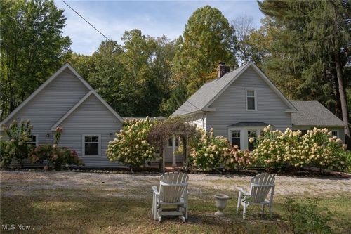 8145 Chagrin Rd, Chagrin Falls, OH, 44023-4743 | Card Image