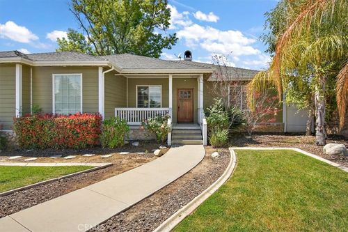 1965 N Towne Ave, Claremont, CA, 91711-4105 | Card Image