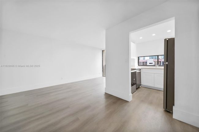 APT-1025 - 17021 N Bay Rd, Condo with 1 bedrooms, 1 bathrooms and null parking in Sunny Isles Beach FL | Image 15