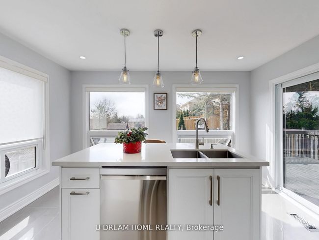 84 Autumn Way, House other with 4 bedrooms, 4 bathrooms and 4 parking in Aurora ON | Image 13