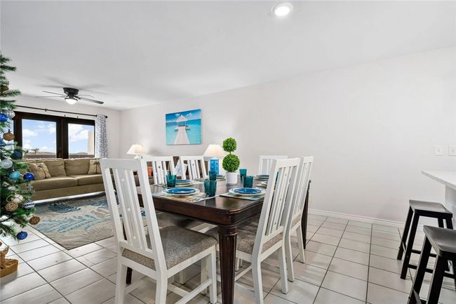 APT-122 - 5973 State Highway 361, Condo with 3 bedrooms, 2 bathrooms and 1 parking in Port Aransas TX | Image 6