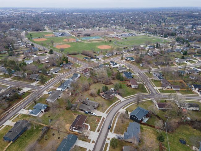 look at the close proximity to the elementary school and parks | Image 37