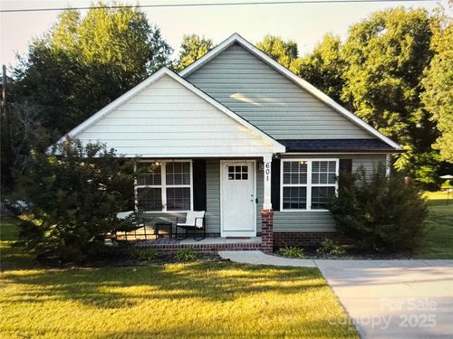 601 E 13th St, Kannapolis, NC, 28083-2886 | Card Image