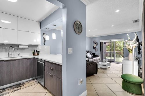 apt-109-8425 Nw 8th St, Miami, FL, 33126-3771 | Card Image