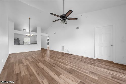 423-3250 Cypress Glen Way, NAPLES, FL, 34109-3881 | Card Image